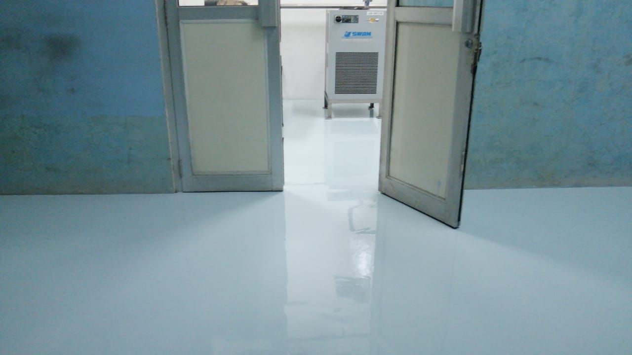 Ruang produksi Oryza Pharma Indonesia dengan lantai epoxy hijau mint tanpa sambungan (2/14)